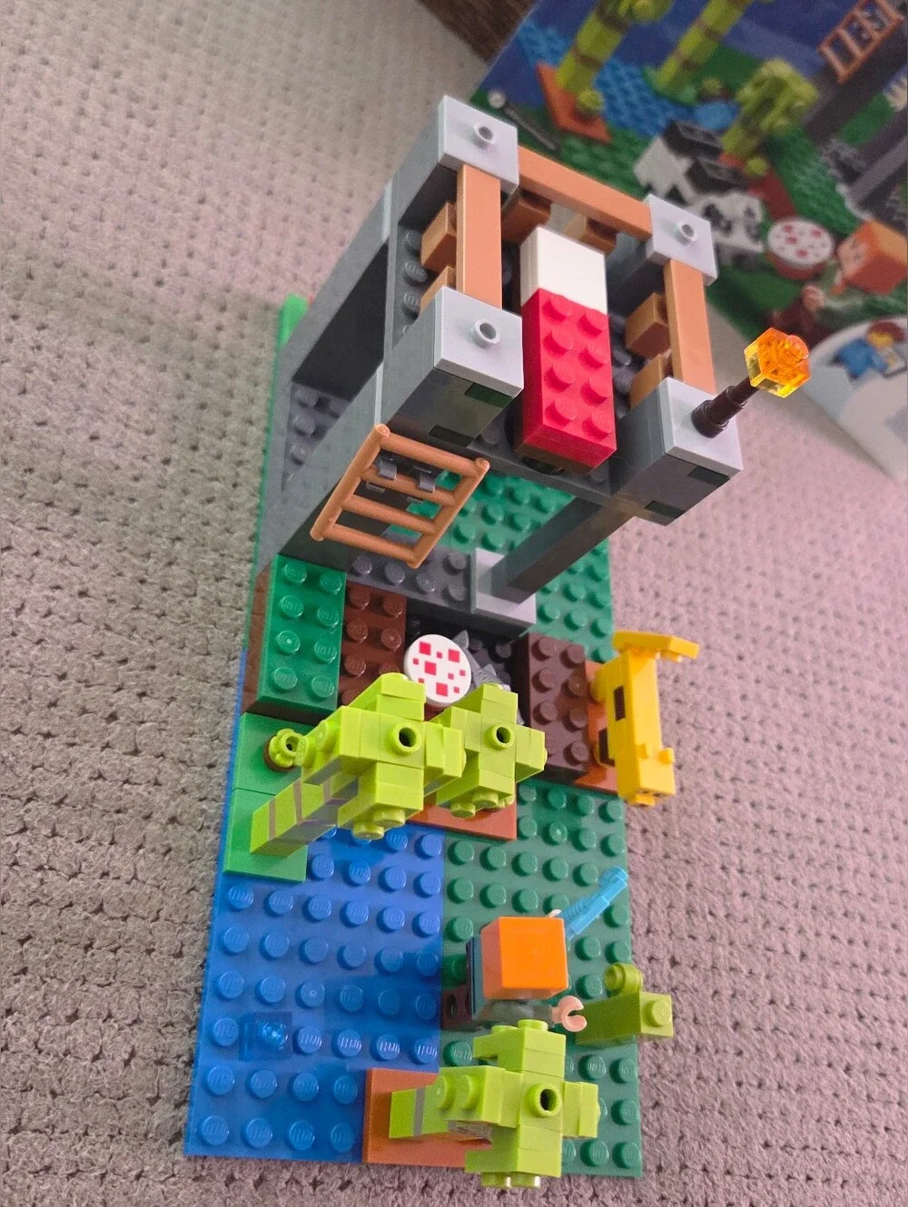 Lego minecraft panda